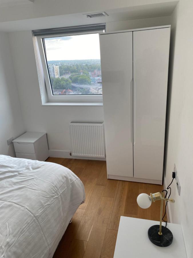 Morden 1 Bedroom City- Apt Central Stylish Living Кройдон Екстериор снимка