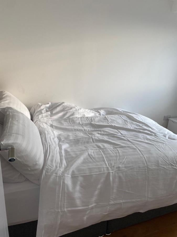 Morden 1 Bedroom City- Apt Central Stylish Living Кройдон Екстериор снимка